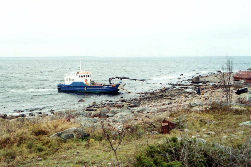 File:hüdrograafialaev_Eesti Veeteede ameti laev EVA-318 Mohni juures 2000.jpg